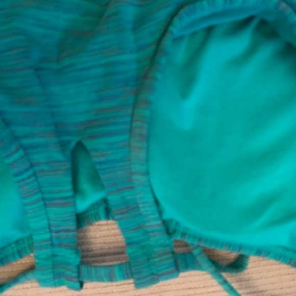 Workout top - Picture 3 of 4